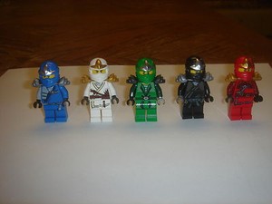 Lego Ninjago  on Lego Ninjago Green Ninja Lloyd Kai Jay Zane Cole Zx Minifigures Lot