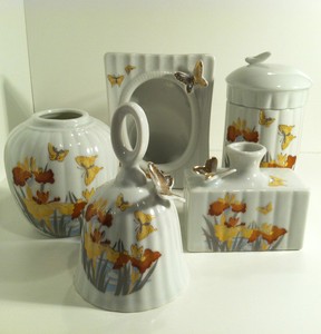 1900 bedroom decor
 on Piece Vintage Asian Vanity Set Bedroom D�cor Gold Butterfly Made in ...