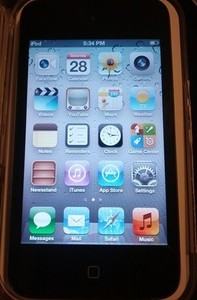 Ipod Touch4 on Apple Ipod Touch 4th Generation Mc544ll A Black 32 Gb Mp3 Player Ios