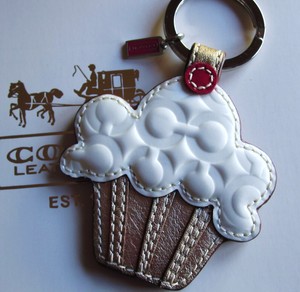 coach cupcake keyring