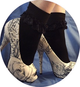 http://i.ebayimg.com/t/Cute-Frilly-Black-Ankle-Socks-Bobby-Socks-Trainers-Shoes-UK-4-6-5-/00/s/MTE5MlgxMDk3/$T2eC16hHJF8E9nnC9bhyBP%2B-%2Bs!K5!~~60_35.JPG