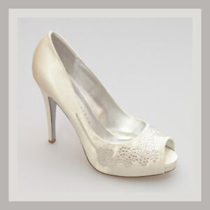 Ivory Designer Wedding Shoes on Designer Ivory Bridal Shoes On Designer Wedding Bridal Shoes Ivory