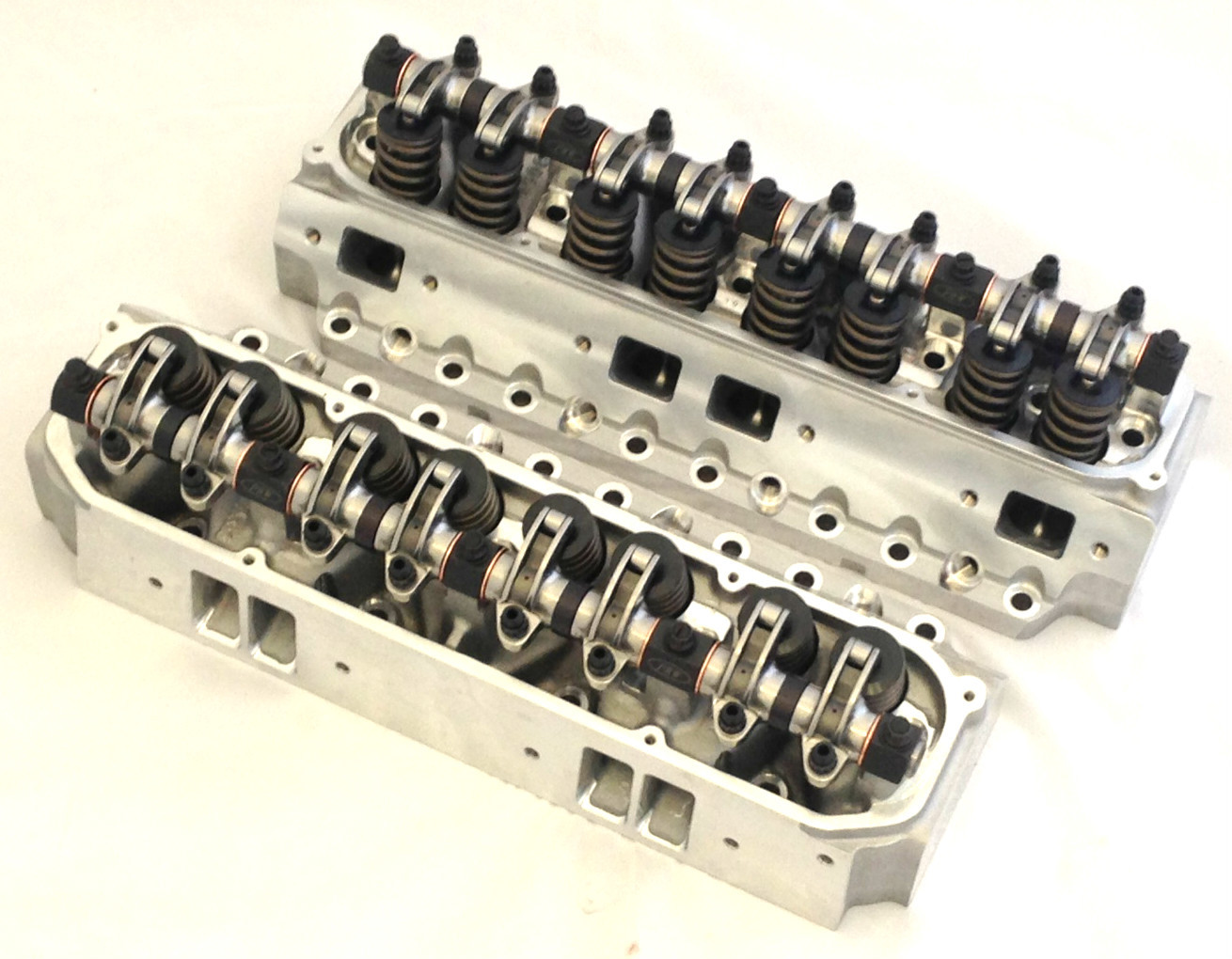 Edelbrock 5090 BB Mopar EStreet Cylinder Heads & PRW Shaft Mount