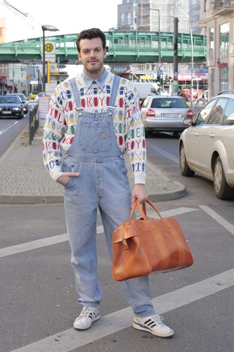 http://i.ebayimg.com/t/Enzo-Lorenzo-Herren-Pullover-weiss-white-bunt-colorful-80er-True-VINTAGE-80-s-men-/00/s/MTYwMFgxMDY2/z/N2IAAOxy4t1Sgi-8/$_12.JPG