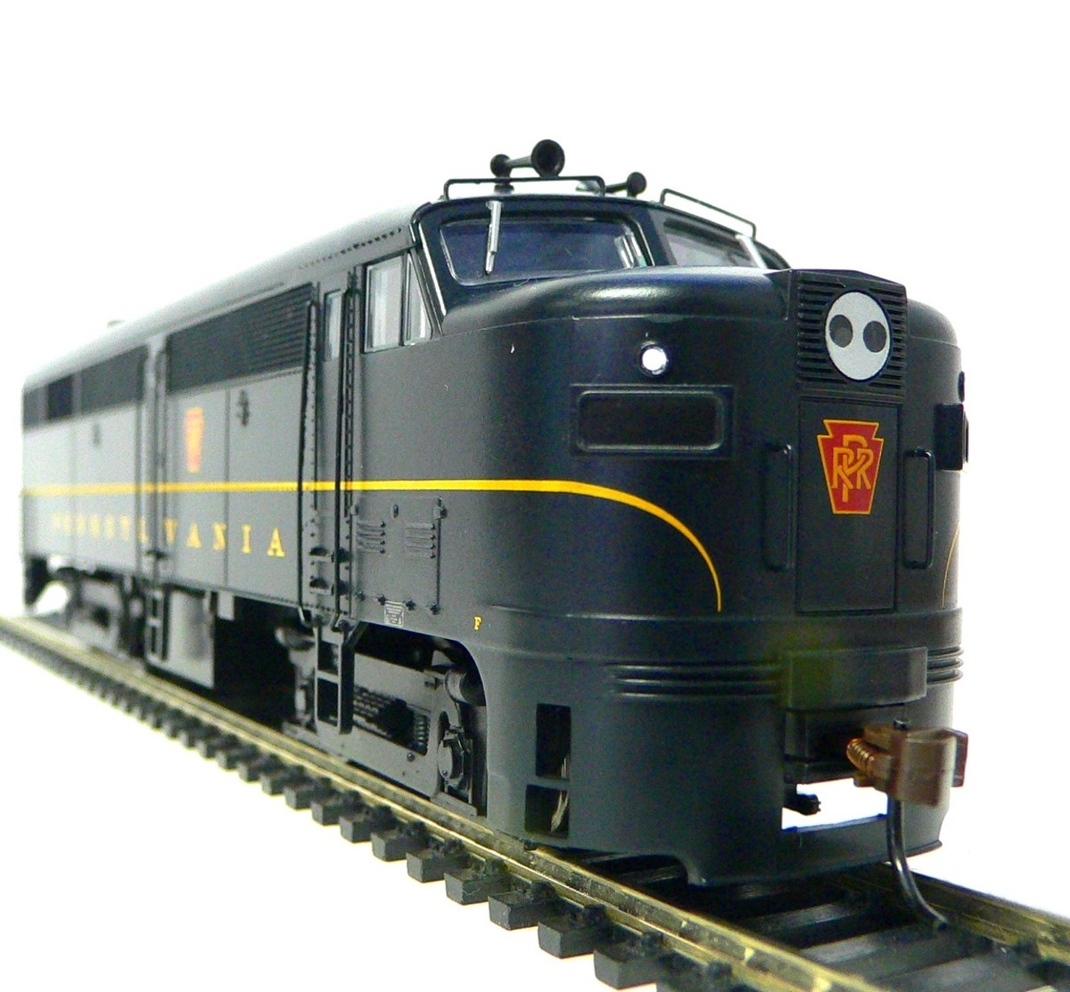 HO Scale Model Railroad Trains Layout Locomotive Bachmann Pennsy FA2