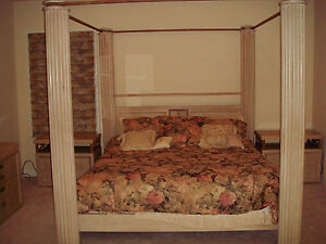 Henredon 2 Piece Bedroom Set King Size Bed plus King Matress and 2 box springs