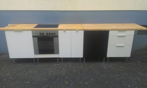 Kueche-Ikea-Faktum-Fronten-Applad-weiss-Schwarz-ink-Elektroherd ...