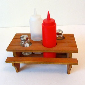 http://i.ebayimg.com/t/NEW-Vintage-Redwood-Picnic-Table-Condiment-Set-ketchup-mustard-salt-pepper-table-/00/s/MTU5MlgxNjAw/z/0QcAAOxyHQlSD-Tp/$T2eC16Z,!)EE9s2uiN8UBSD-ToJcl!~~60_35.JPG
