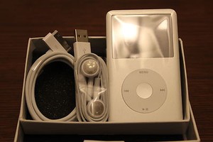 Ipod Classic  Generation on New Apple Ipod Classic 7th Generation Silver 160 Gb Latest Model