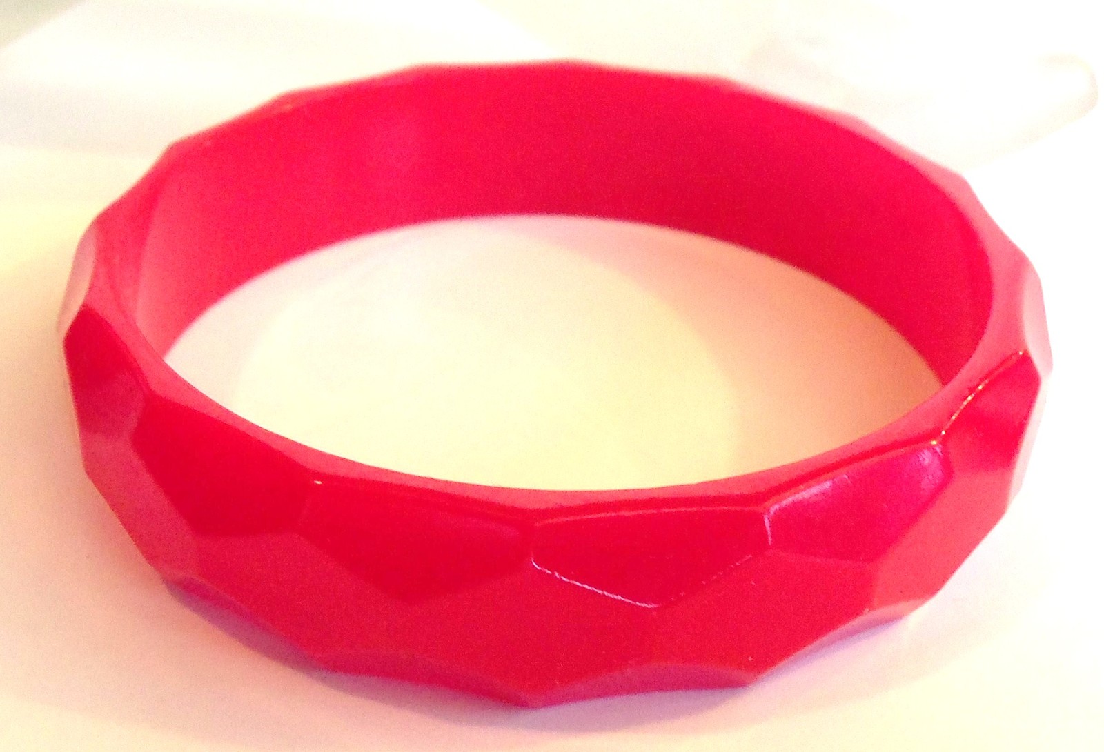 VINTAGE RED DIAMOND FACETED BAKELITE BANGLE BRACELET ESTATE 1940'S eBay