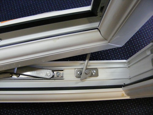 Window restrictor $_12