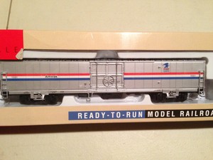 Walthers HO Train Amtrak USPS US Mail 60' Handling Car 932 6022 | eBay