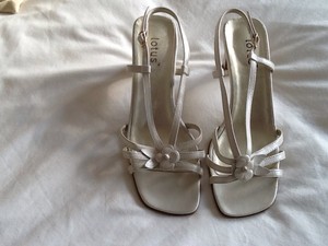 lotus-sandals-size-5-5