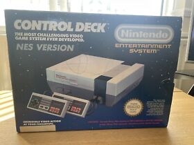 Nintendo Entertainment System NES-001 Action Set Console bianca
