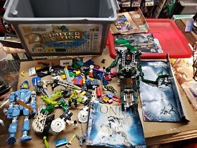 Lot Of Incomplete Lego Bionicle Nidhiki & Kodiak. Knight, Bricks And Container