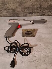 1985 Nintendo NES Zapper Light Gun Grey Grey 
