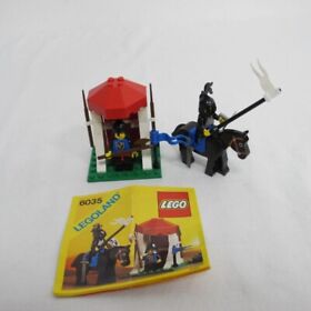 LEGO Knights 6035 Castle Guard. Complete with instructions, no box