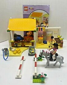 LEGO 5941 BELVILLE Riding School Horse stable with Instructions.