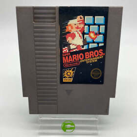 Super Mario Bros (Nintendo NES, 1985) 5 Screw Cartridge Only
