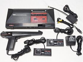 Sega Master System Console+ Official Controlers Gun Power - CLEAN & WORKS GREAT!