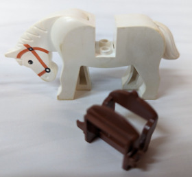 Lego 4493c01pb04 Horse Minifigure Black Eyes White Pupils Dark Orange Bridle
