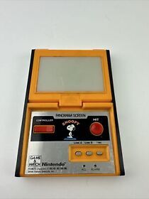 Vintage Nintendo SNOOPY Panorama Screen game and watch