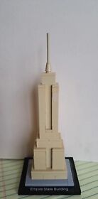 RETIRED  LEGO ARCHITECTURE: NYC "EMPIRE STATE BUILDING" 