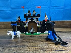Lego 6059 - Knights Stronghold  100% No instructions, no box