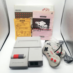 Nintendo Famicom console SET NES HVC-01 1933 Nintendo JAPAN HVC-NFF HVCｰ102