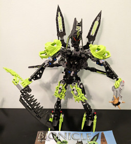 LEGO Bionicle 8991  Warriors   Tuma - 100 % complete with Thornax  - manual -