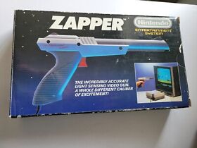 Nintendo NES Zapper Light Gun Gray Complete CIB w/ Styrofoam and Manuals (D15)