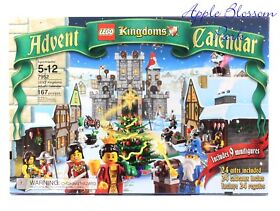 LEGO 2010 Kingdoms ADVENT CALENDAR - Xmas Set 7952 w/Castle Queen Wizard Knight