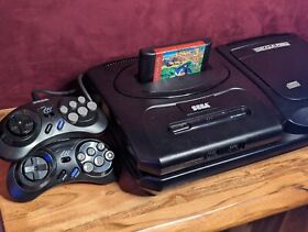 Sega CD Model 2 Console + Genesis System BUNDLE W/ 2 Controllers Sonic 3 TESTED