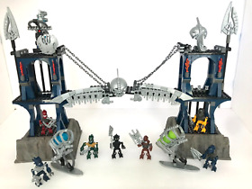 Lego Bionicle 8893 Lava Chamber Gate Complete with Manual Damaged Box