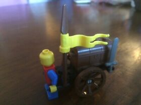 LEGO Castle 1463/1695/2889 Treasure Cart/Treasure Chest 95% Complete, No Manual