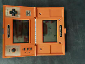 Nintendo Game & Watch Donkey Kong Ver  (DK-52) Handheld Console from Japan.