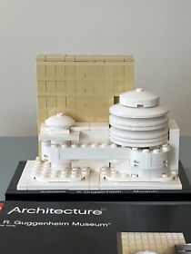Lego 21004 Solomon R. Guggenheim Museum Complete with Instructions