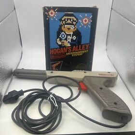 Hogan's Alley Nintendo NES Complete Black Box W/Manual Styrofoam,zapper
