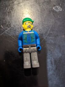 LEGO Juniors 4668 Outrigger Construction Crane - Mini Figure