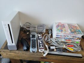 Nintendo Wii (RVL-001) Console Lot +Games Wii Motion controller Works Great Nice