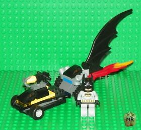 LEGO 7884 - Batman - Batman's Buggy w/ Batman Minifig w/ Cape