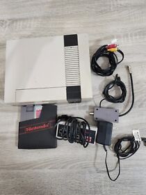 Nintendo NES Action Set Home Console Tested and Working Athena Game 1 controller