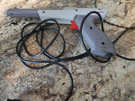 NES 1985 Nintendo Gray Zapper Gun