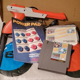 Super Mario Bros, Duck Hunt, World Class Track Meet + Power Pad, Zapper (NES)