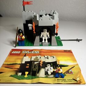 Lego Set# 6036:  Skeleton Surprise - Vintage 1995- Includes Manual