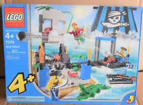 NEW Lego 7074 Pirate's SKULL ISLAND