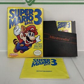 Super Mario Bros. 3 (Nintendo NES, 1990) Complete CIB - Authentic - TESTED !