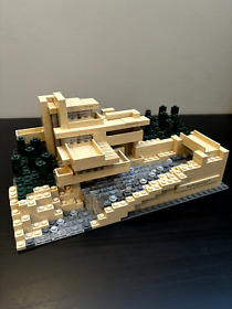 LEGO ARCHITECTURE: Fallingwater (21005) 100% Complete