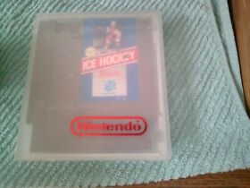 Juego de hockey sobre hielo (Nes, 1988) y estuche rígido de la serie Nintendo Sports 