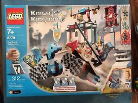 LEGO 8779 Knights Kingdom The Grand Tournament 2004 New in Factory Sealed Box 